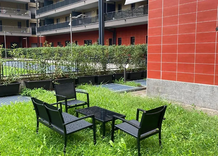 Cos54 - Exclusive Apartment With Garden In Milan